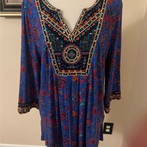Gorgeous Soft Surroundings Tamuri Tunic Top. Perfect for any season. Sz L